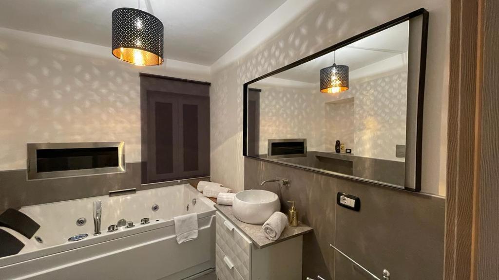 Casa Nenescu Maison De Charme & Spa Ена Екстериор снимка